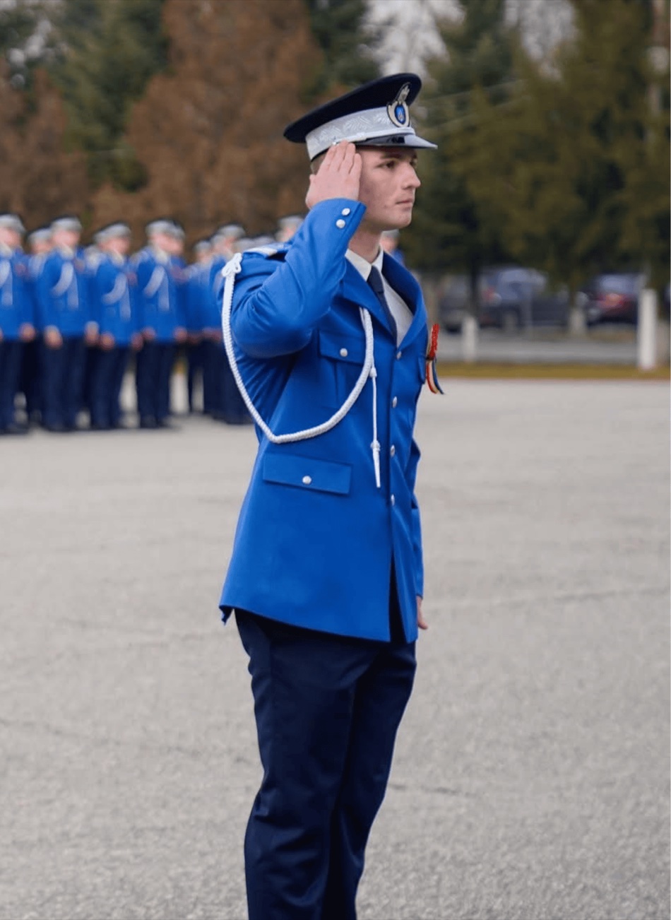Vlad Mihuț, jandarm în activitate, în uniformă de ceremonie